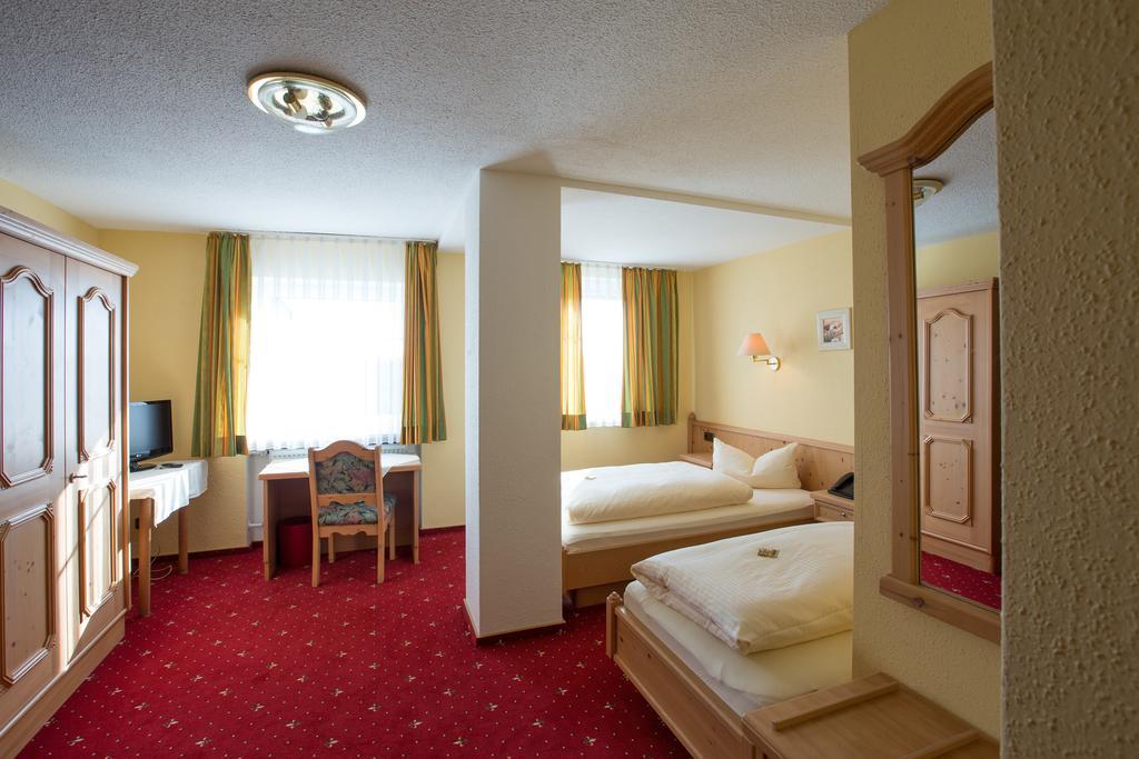 Bauer Garni Hotel 3*